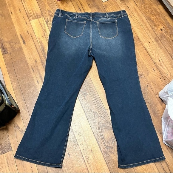 Torrid Luxe Slim Boot Jeans Medium Wash 28 Tall 28T C2 - Picture 7 of 7